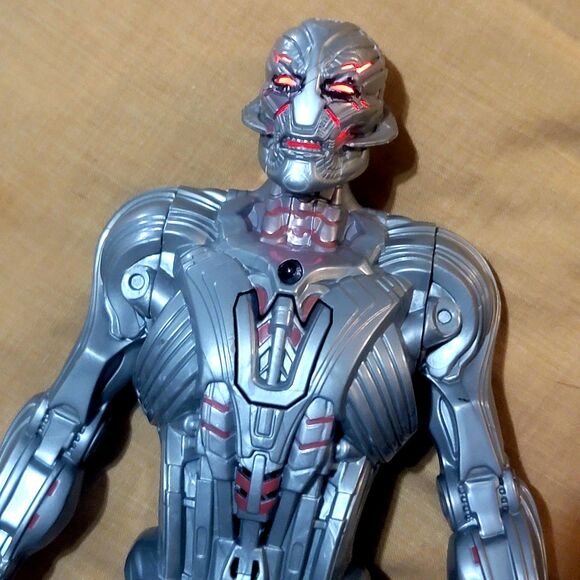 NEW Marvel Avengers Age of Ultron Titan Hero Tech Ultron 12" Lights & Sounds - Picture 1 of 16